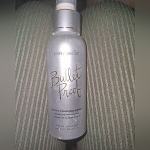 MIRA BELLA Bullet Proof Matte Finishing Spray - Silver